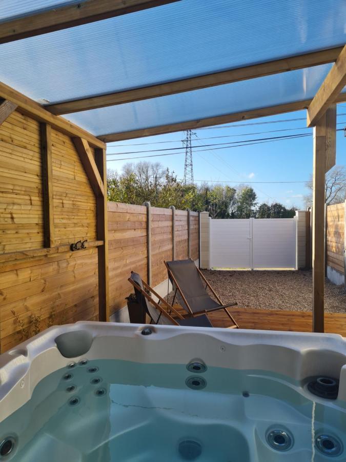 A Fleur De Spa : Maison Chaleureuse Avec Spa Privatif Et Billard. Coulogne エクステリア 写真